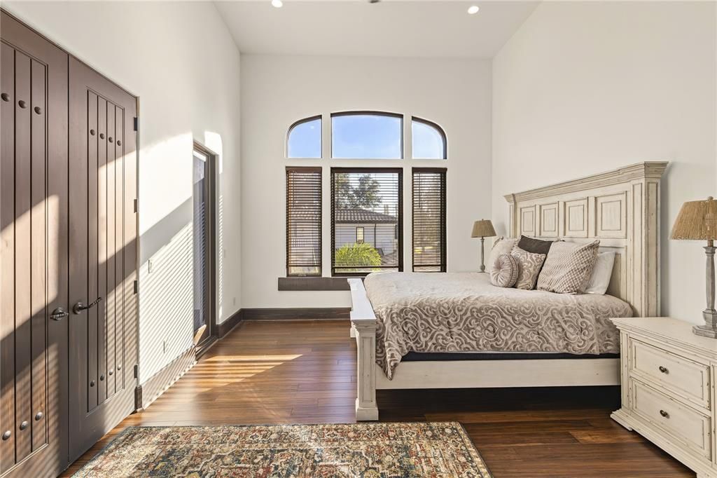 For Sale: $5,995,000 (6 beds, 6 baths, 10617 Square Feet)