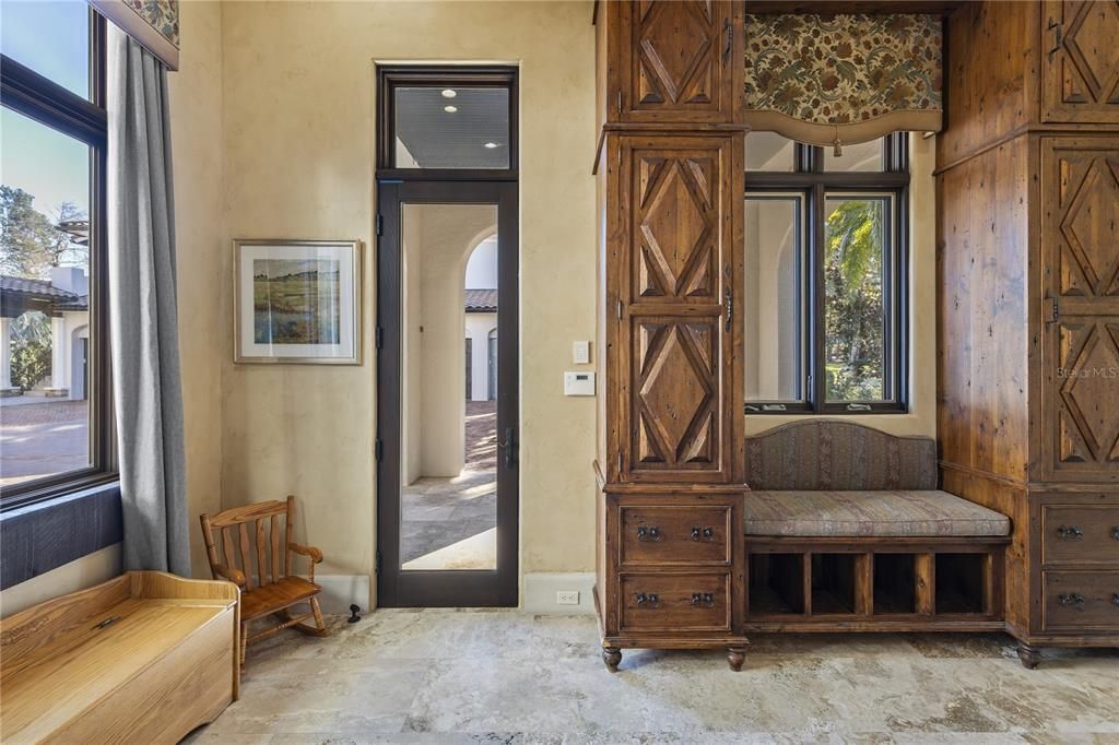 For Sale: $5,995,000 (6 beds, 6 baths, 10617 Square Feet)