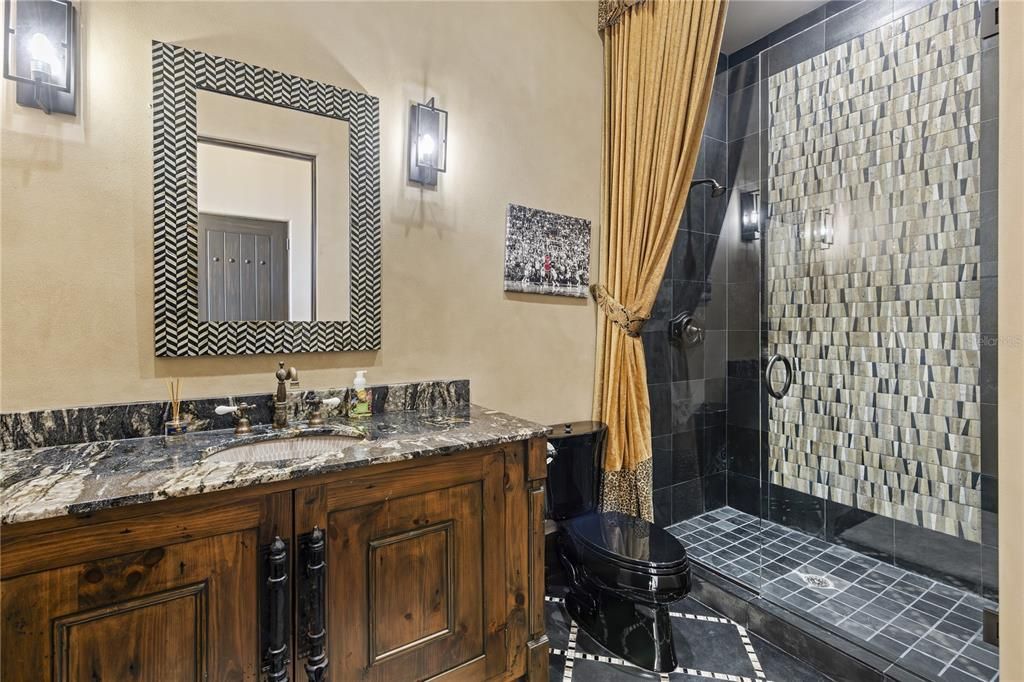 For Sale: $5,995,000 (6 beds, 6 baths, 10617 Square Feet)