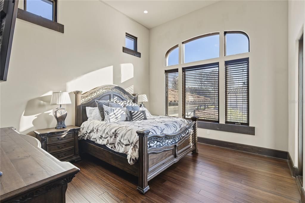 For Sale: $5,995,000 (6 beds, 6 baths, 10617 Square Feet)