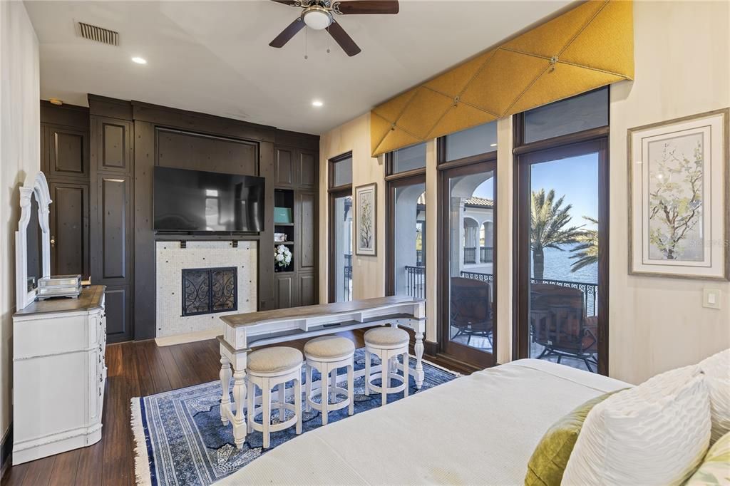 For Sale: $5,995,000 (6 beds, 6 baths, 10617 Square Feet)