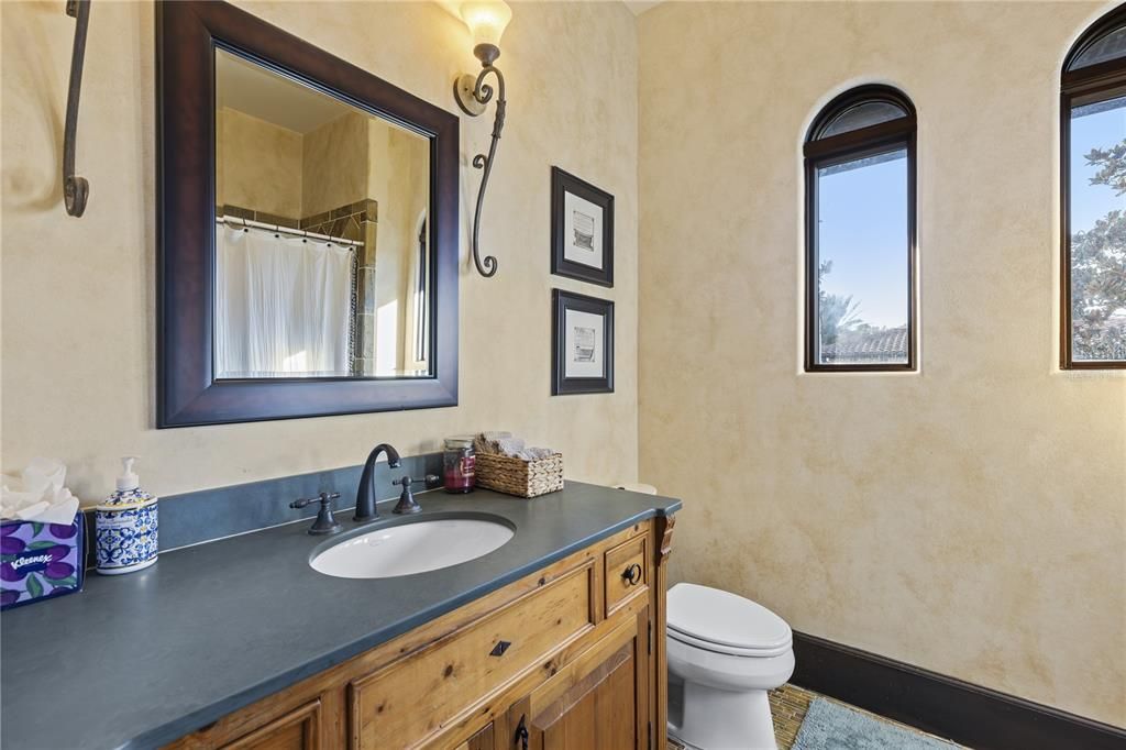 For Sale: $5,995,000 (6 beds, 6 baths, 10617 Square Feet)