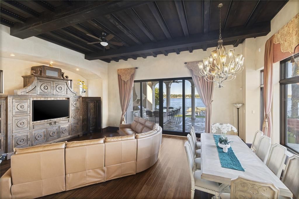 For Sale: $5,995,000 (6 beds, 6 baths, 10617 Square Feet)