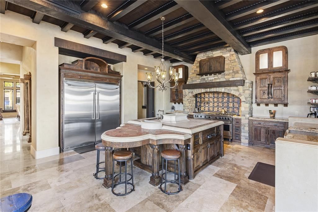 For Sale: $5,995,000 (6 beds, 6 baths, 10617 Square Feet)