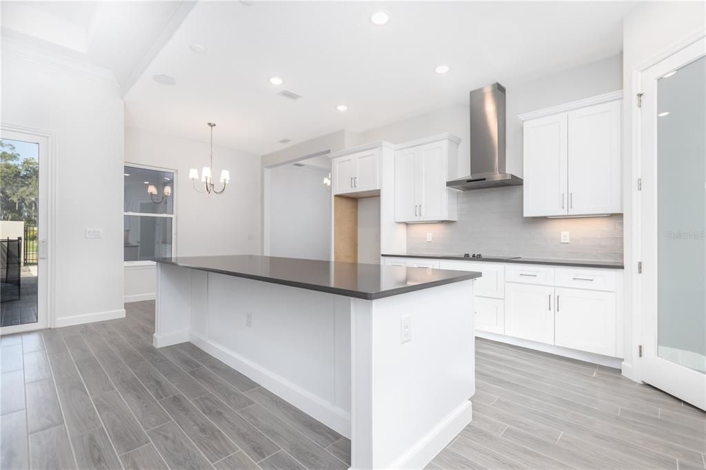 En Venta: $975,000 (4 camas, 3 baños, 2376 Pies cuadrados)