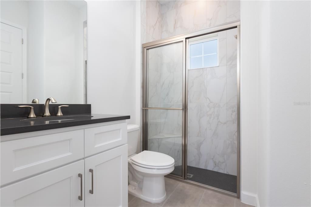 En Venta: $975,000 (4 camas, 3 baños, 2376 Pies cuadrados)