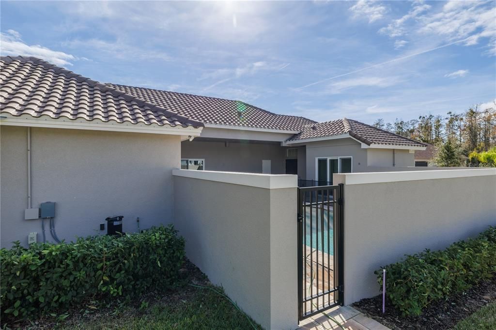 En Venta: $975,000 (4 camas, 3 baños, 2376 Pies cuadrados)