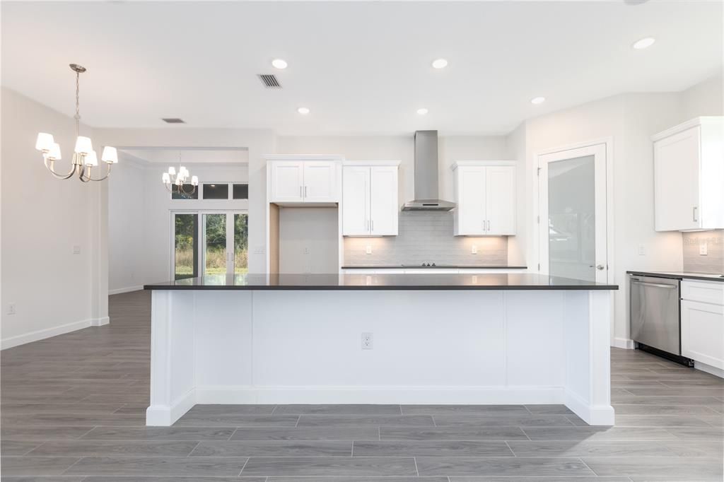 En Venta: $975,000 (4 camas, 3 baños, 2376 Pies cuadrados)