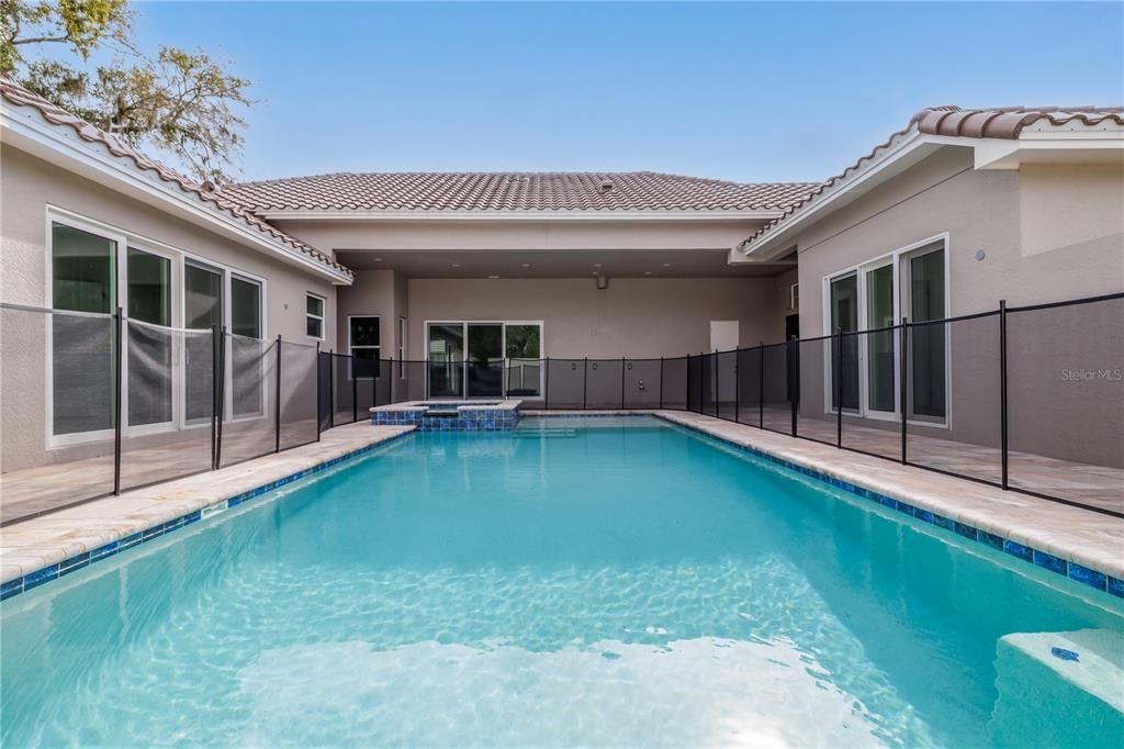 En Venta: $975,000 (4 camas, 3 baños, 2376 Pies cuadrados)