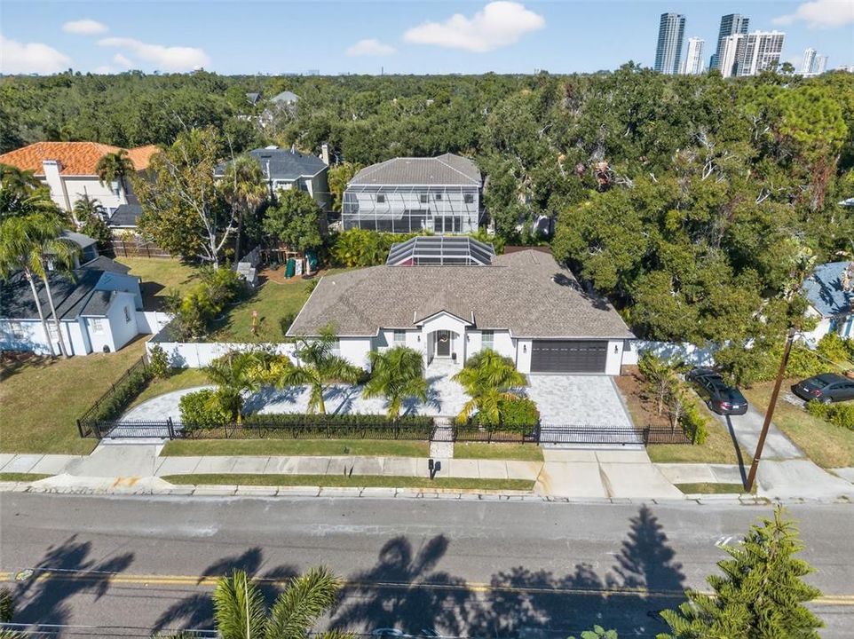 En Venta: $1,350,000 (4 camas, 2 baños, 2228 Pies cuadrados)