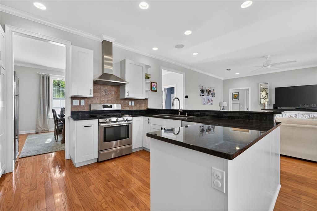 En Venta: $1,350,000 (4 camas, 2 baños, 2228 Pies cuadrados)