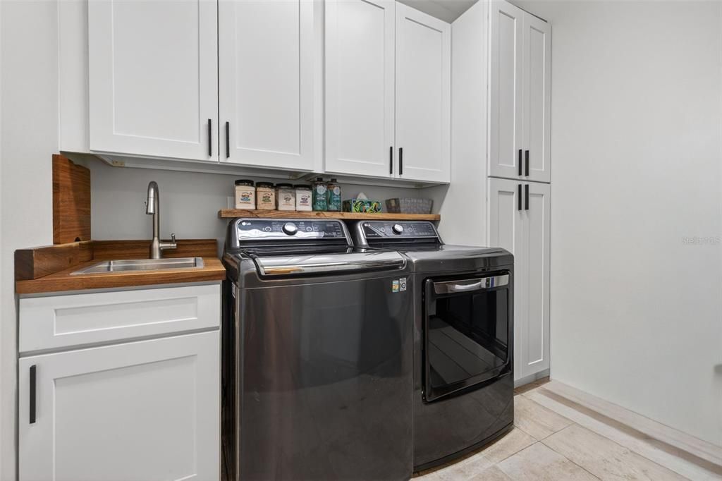 En Venta: $1,350,000 (4 camas, 2 baños, 2228 Pies cuadrados)