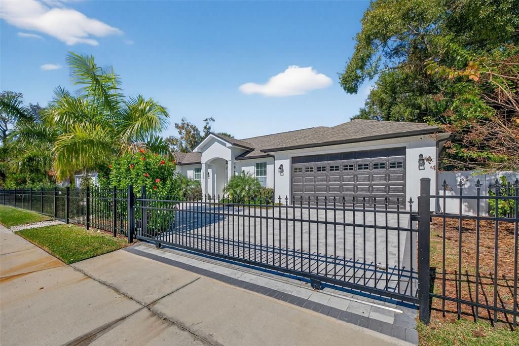 En Venta: $1,350,000 (4 camas, 2 baños, 2228 Pies cuadrados)