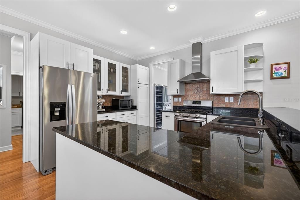 En Venta: $1,350,000 (4 camas, 2 baños, 2228 Pies cuadrados)