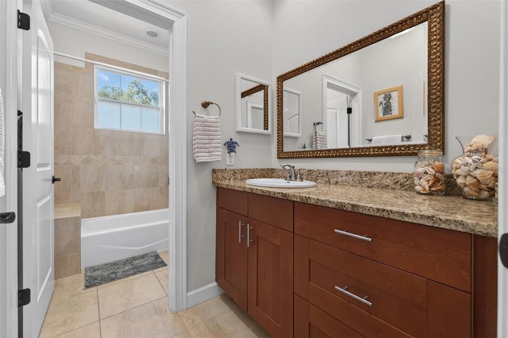 En Venta: $1,350,000 (4 camas, 2 baños, 2228 Pies cuadrados)