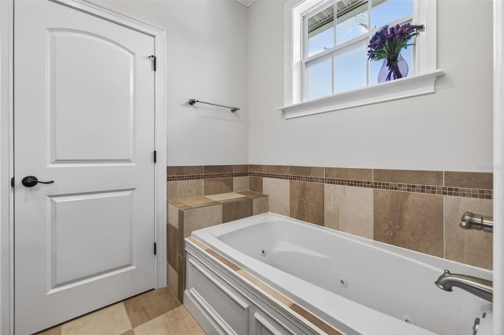 En Venta: $1,350,000 (4 camas, 2 baños, 2228 Pies cuadrados)