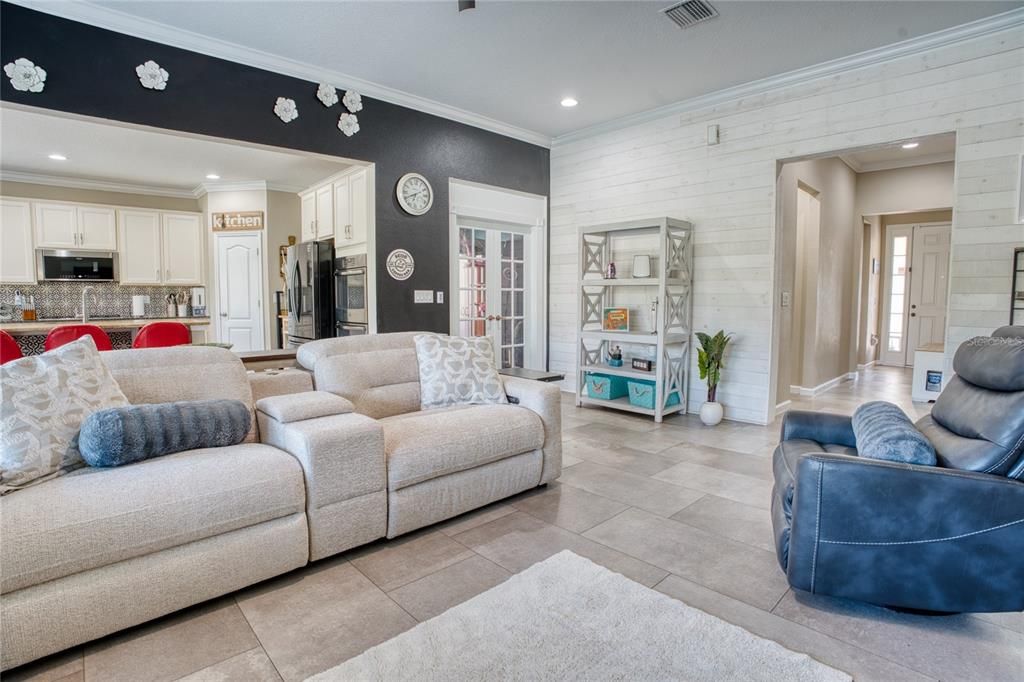 For Sale: $810,000 (3 beds, 2 baths, 2278 Square Feet)