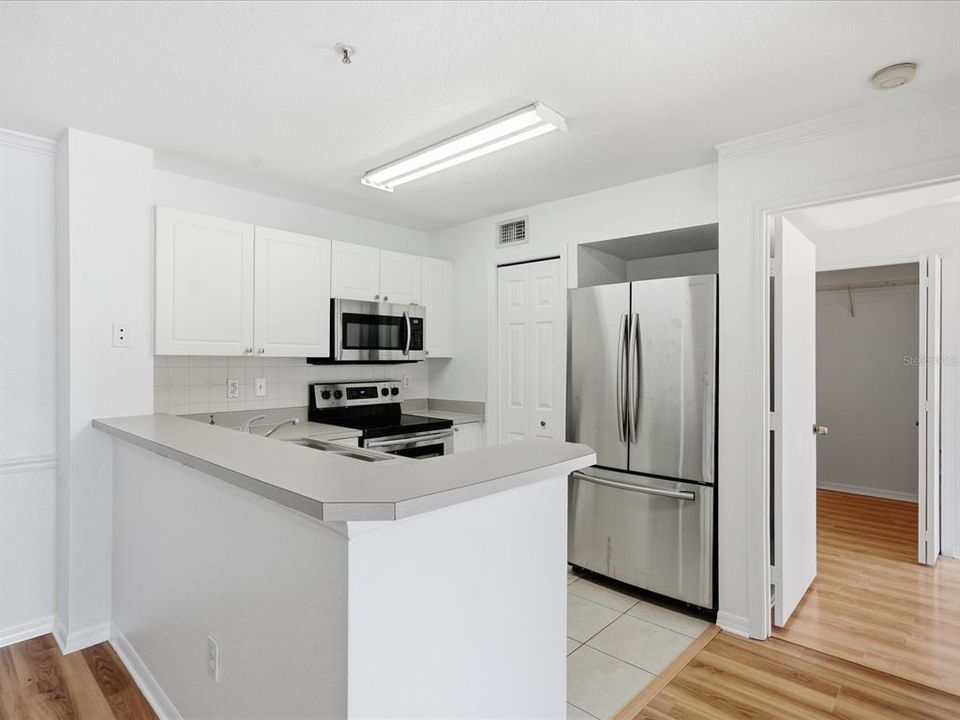 待售: $225,000 (2 贝兹, 2 浴室, 1104 平方英尺)