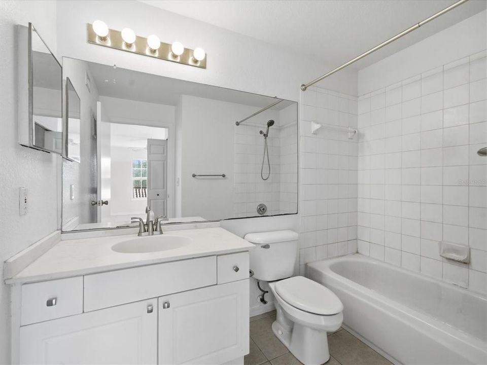 待售: $225,000 (2 贝兹, 2 浴室, 1104 平方英尺)