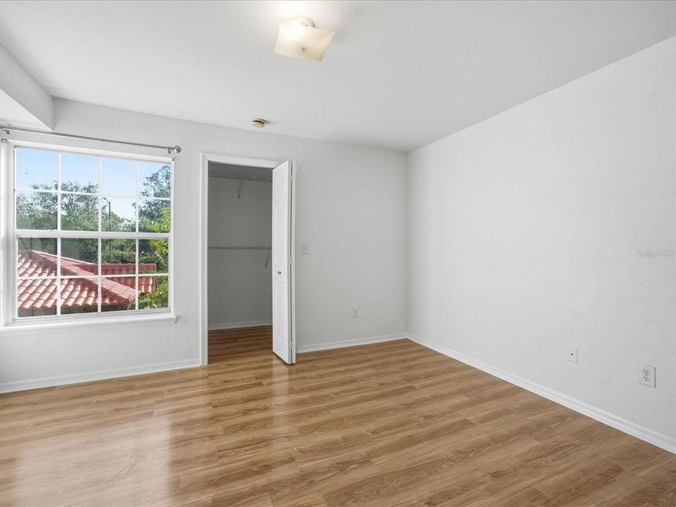 待售: $225,000 (2 贝兹, 2 浴室, 1104 平方英尺)