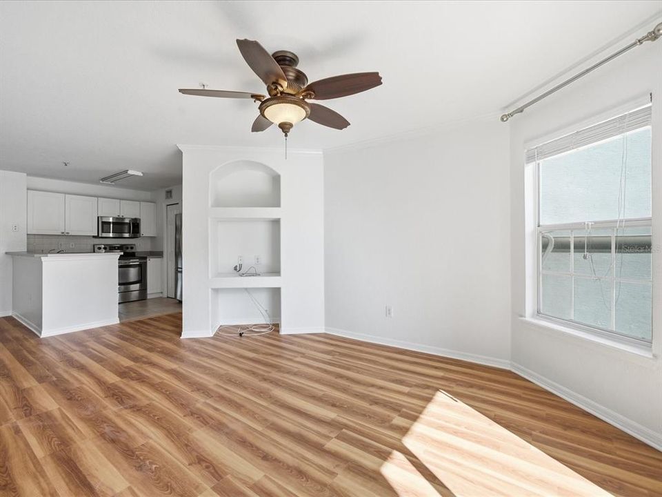 待售: $225,000 (2 贝兹, 2 浴室, 1104 平方英尺)