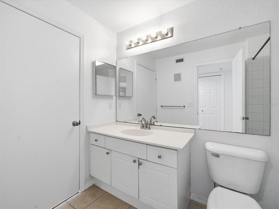 待售: $225,000 (2 贝兹, 2 浴室, 1104 平方英尺)