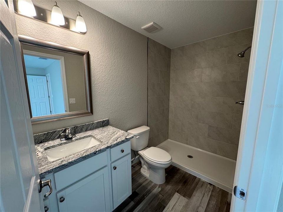 For Rent: $1,900 (3 beds, 2 baths, 1324 Square Feet)