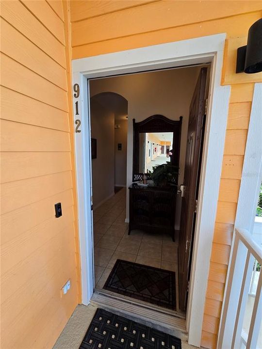 На продажу: $205,000 (2 спален, 2 ванн, 1173 Квадратных фут)