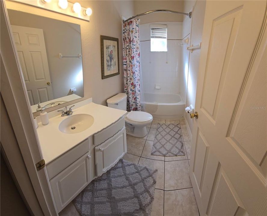 На продажу: $205,000 (2 спален, 2 ванн, 1173 Квадратных фут)