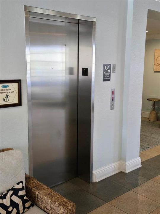 На продажу: $205,000 (2 спален, 2 ванн, 1173 Квадратных фут)