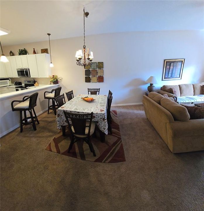 На продажу: $205,000 (2 спален, 2 ванн, 1173 Квадратных фут)