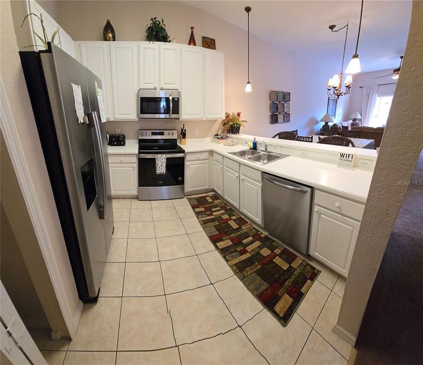 На продажу: $205,000 (2 спален, 2 ванн, 1173 Квадратных фут)