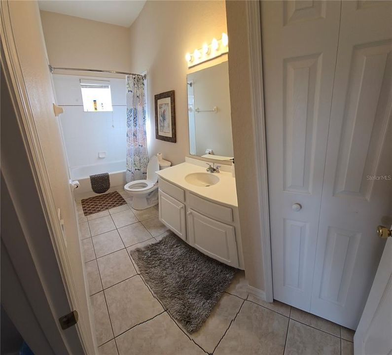 На продажу: $205,000 (2 спален, 2 ванн, 1173 Квадратных фут)