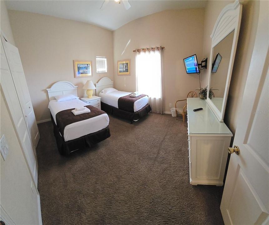 На продажу: $205,000 (2 спален, 2 ванн, 1173 Квадратных фут)