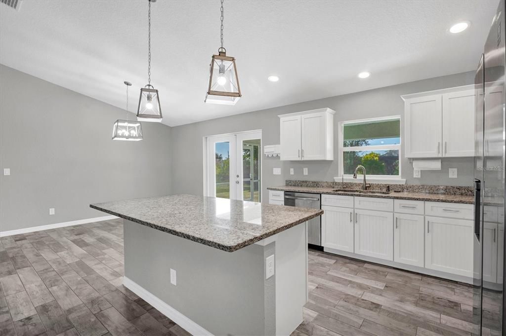 For Sale: $325,000 (3 beds, 2 baths, 1639 Square Feet)