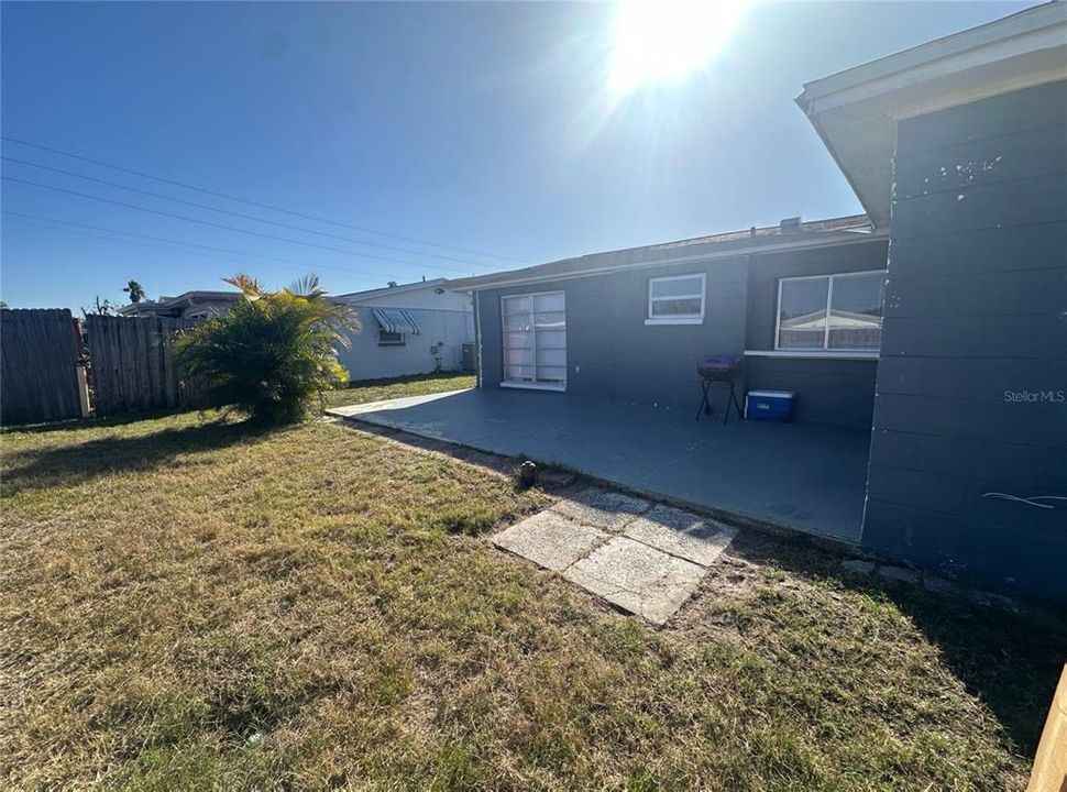 For Sale: $220,000 (2 beds, 1 baths, 1099 Square Feet)