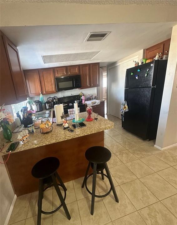 For Sale: $220,000 (2 beds, 1 baths, 1099 Square Feet)