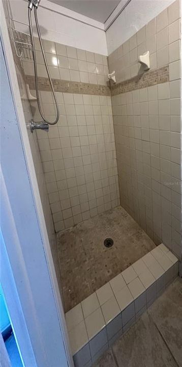 For Sale: $220,000 (2 beds, 1 baths, 1099 Square Feet)