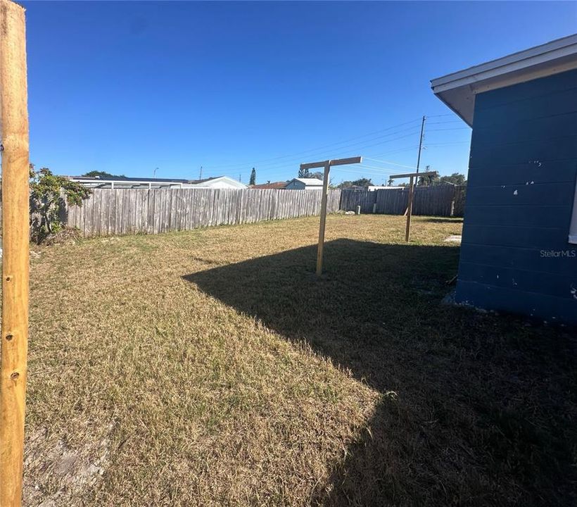 For Sale: $220,000 (2 beds, 1 baths, 1099 Square Feet)