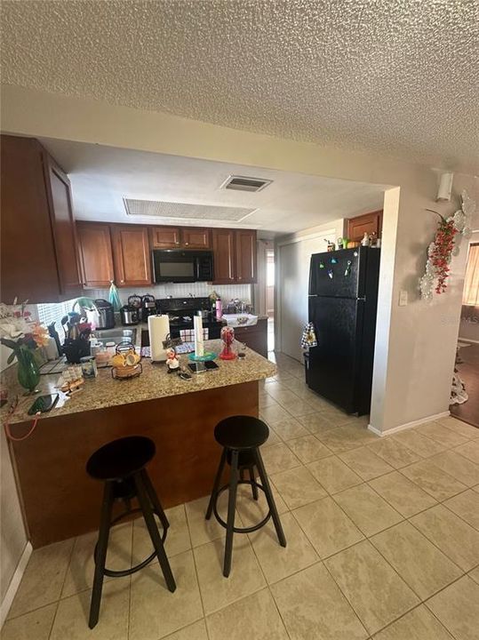 For Sale: $220,000 (2 beds, 1 baths, 1099 Square Feet)