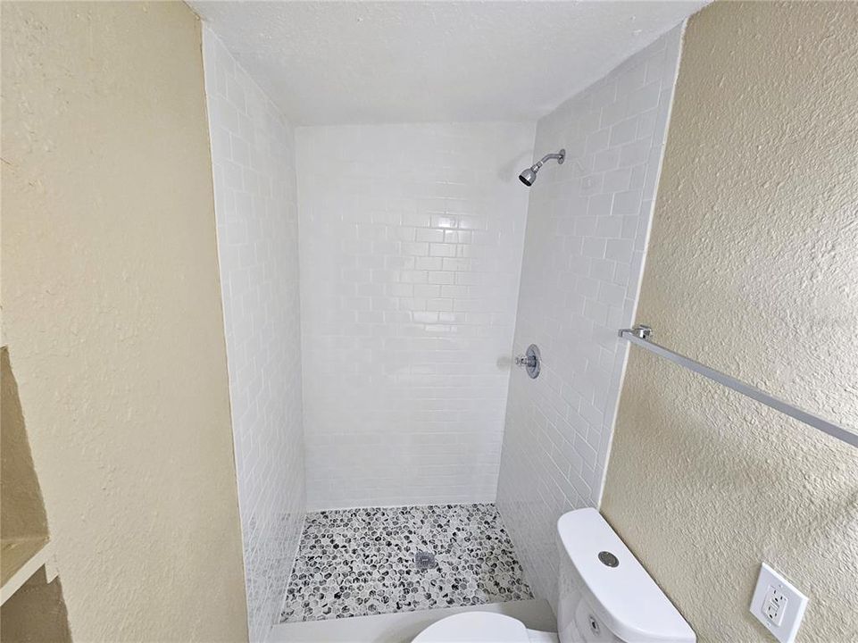 For Rent: $2,200 (3 beds, 2 baths, 1125 Square Feet)