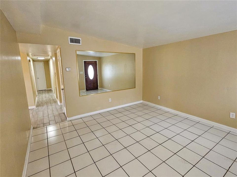 For Rent: $2,200 (3 beds, 2 baths, 1125 Square Feet)