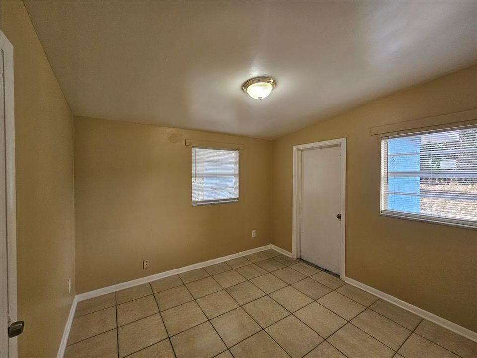 For Rent: $2,200 (3 beds, 2 baths, 1125 Square Feet)