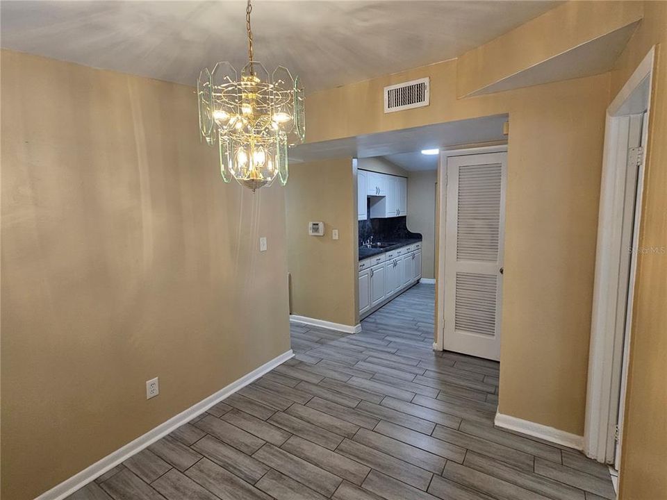 For Rent: $2,200 (3 beds, 2 baths, 1125 Square Feet)