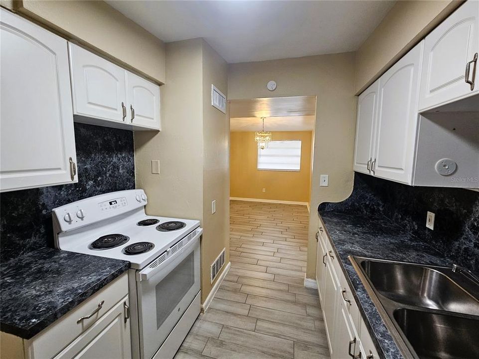 For Rent: $2,200 (3 beds, 2 baths, 1125 Square Feet)