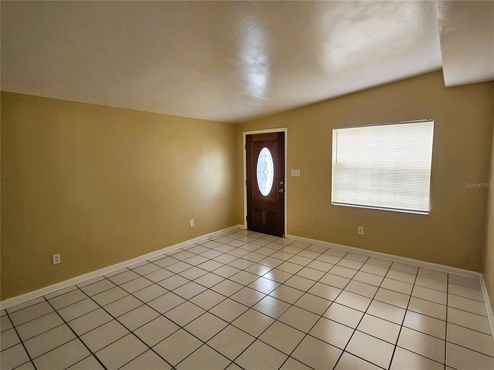 For Rent: $2,200 (3 beds, 2 baths, 1125 Square Feet)