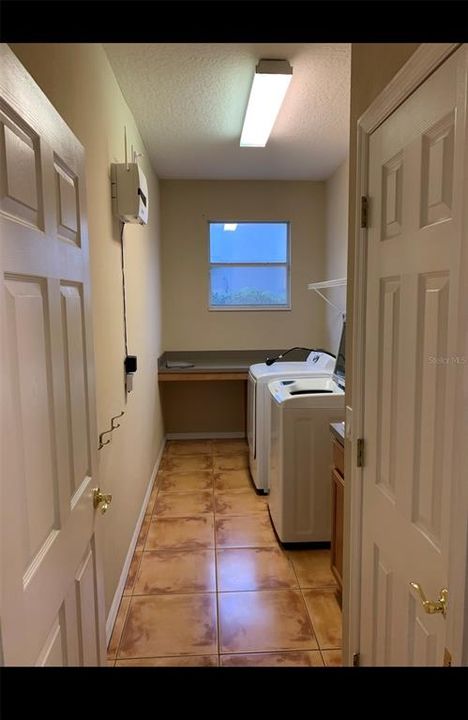 For Rent: $3,600 (5 beds, 3 baths, 3115 Square Feet)