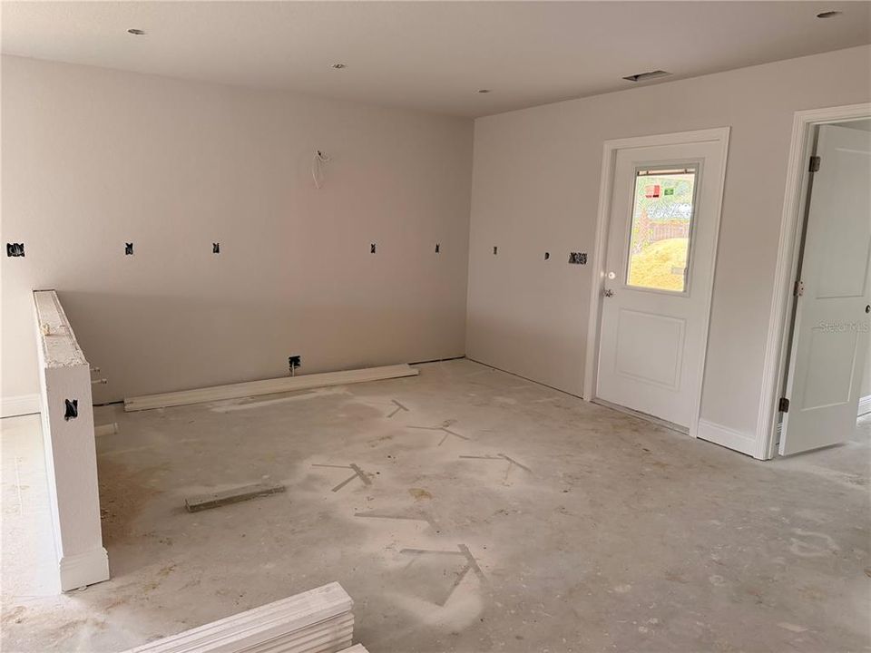 For Sale: $299,900 (3 beds, 2 baths, 1428 Square Feet)