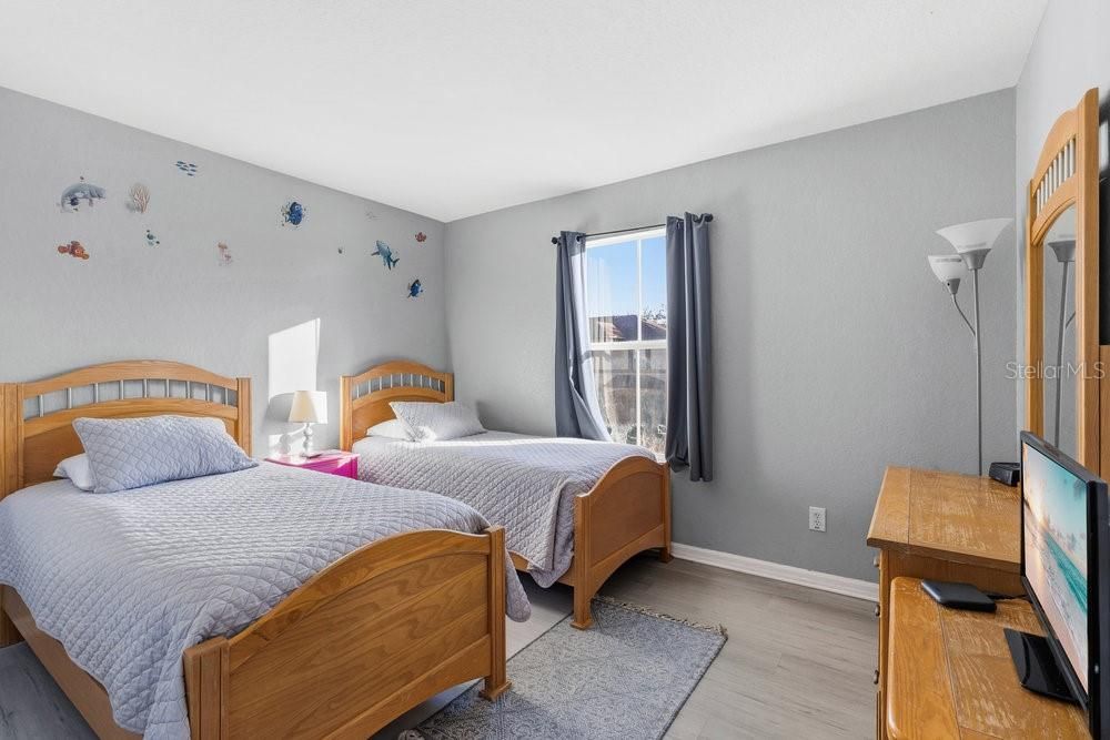 На продажу: $299,500 (4 спален, 3 ванн, 1856 Квадратных фут)