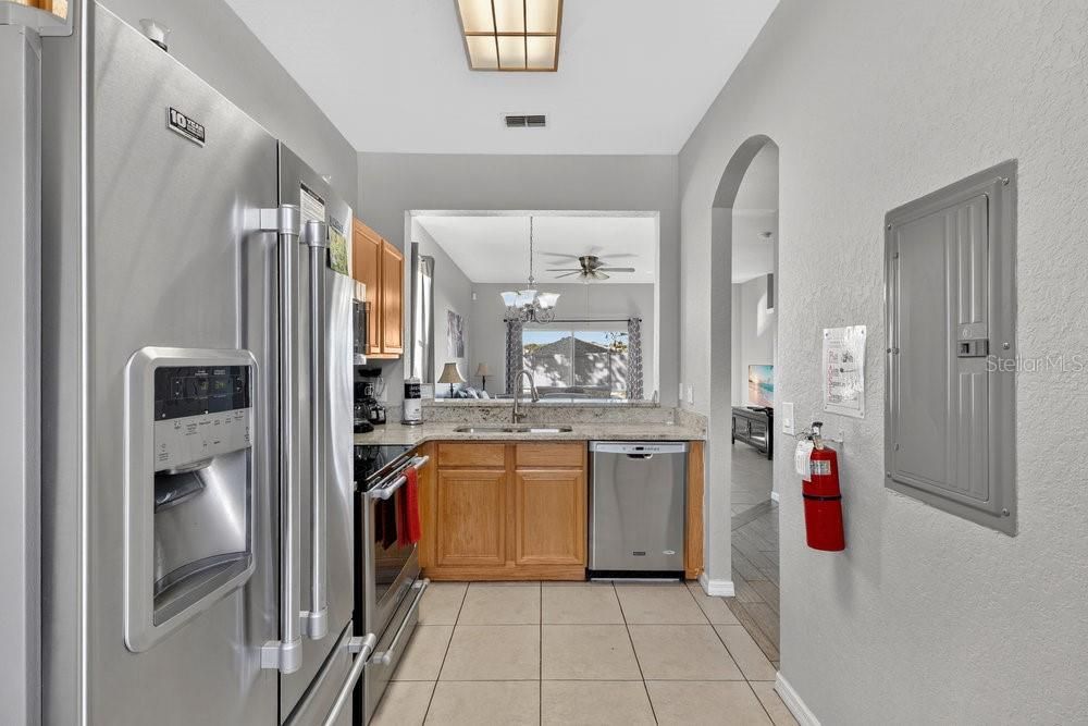 На продажу: $299,500 (4 спален, 3 ванн, 1856 Квадратных фут)